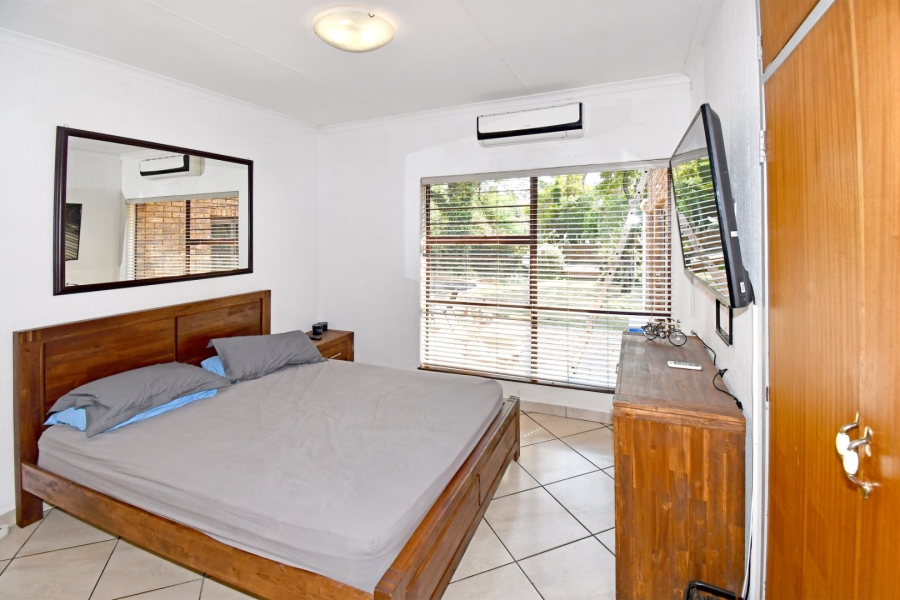 4 Bedroom Property for Sale in Eldoraigne Gauteng