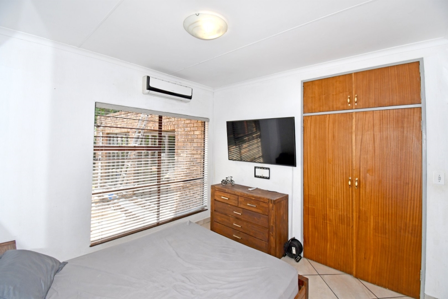 4 Bedroom Property for Sale in Eldoraigne Gauteng