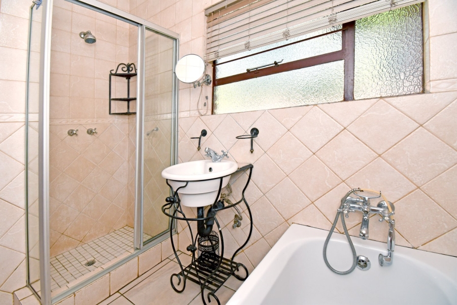 4 Bedroom Property for Sale in Eldoraigne Gauteng