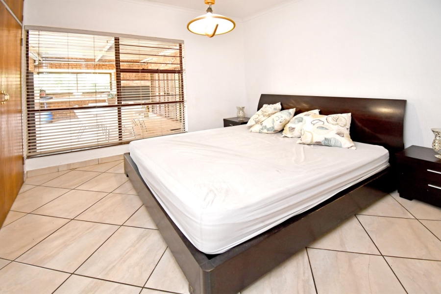 4 Bedroom Property for Sale in Eldoraigne Gauteng