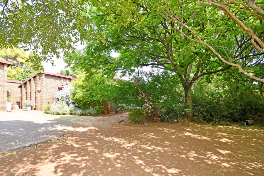 4 Bedroom Property for Sale in Eldoraigne Gauteng
