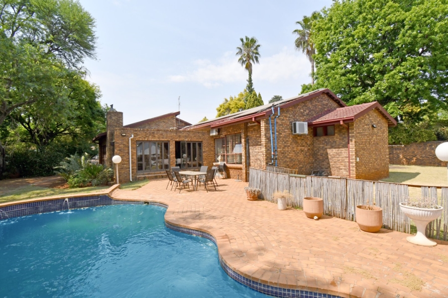 4 Bedroom Property for Sale in Eldoraigne Gauteng