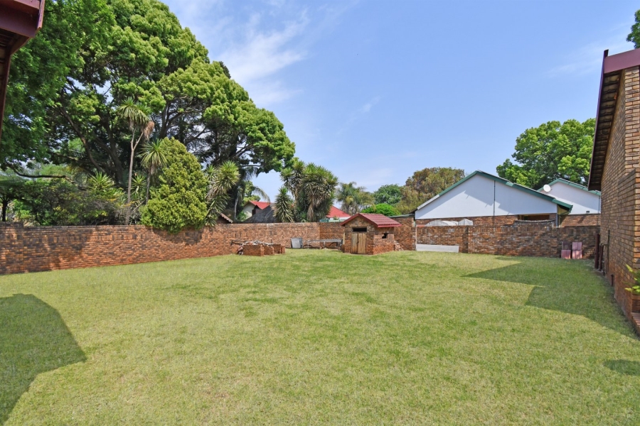 4 Bedroom Property for Sale in Eldoraigne Gauteng