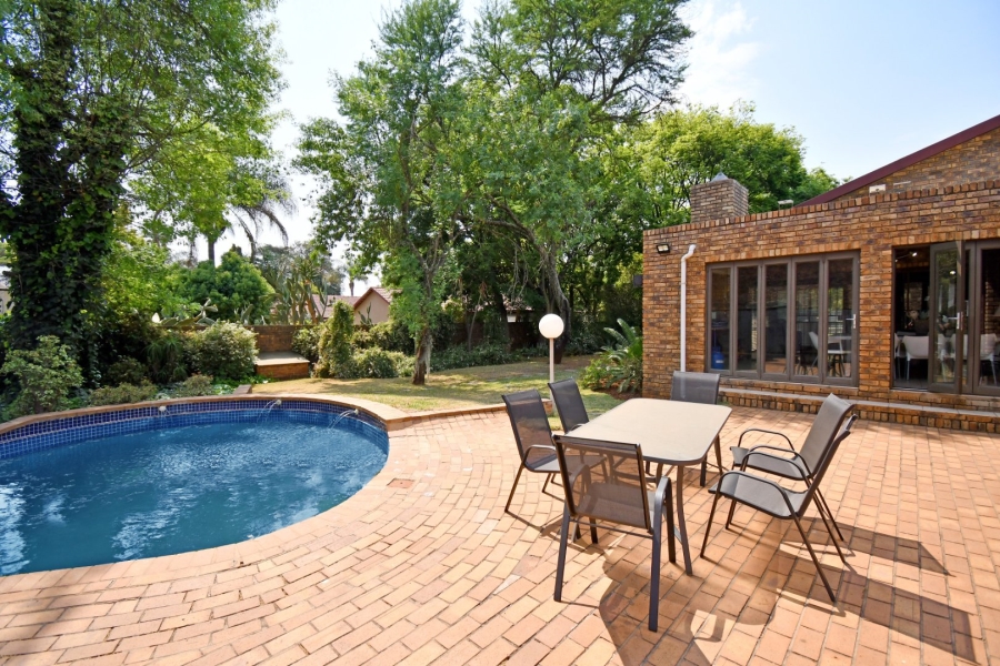 4 Bedroom Property for Sale in Eldoraigne Gauteng