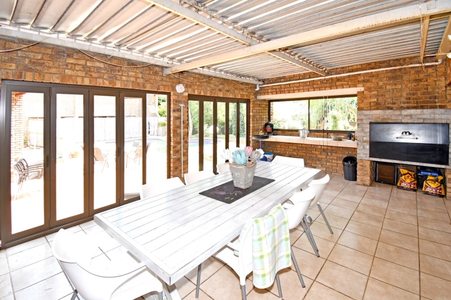 4 Bedroom Property for Sale in Eldoraigne Gauteng