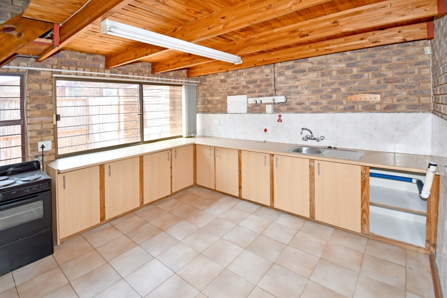 4 Bedroom Property for Sale in Eldoraigne Gauteng