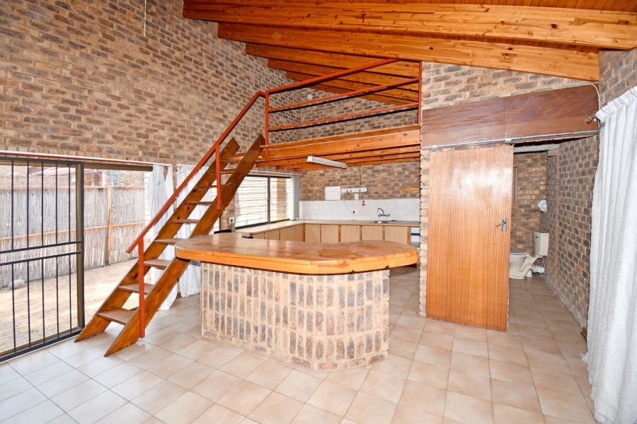 4 Bedroom Property for Sale in Eldoraigne Gauteng