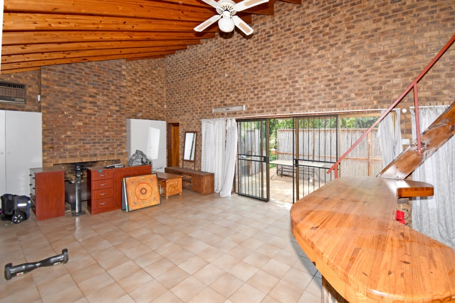 4 Bedroom Property for Sale in Eldoraigne Gauteng