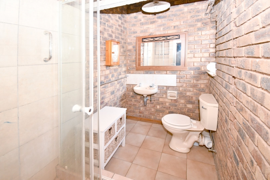 4 Bedroom Property for Sale in Eldoraigne Gauteng