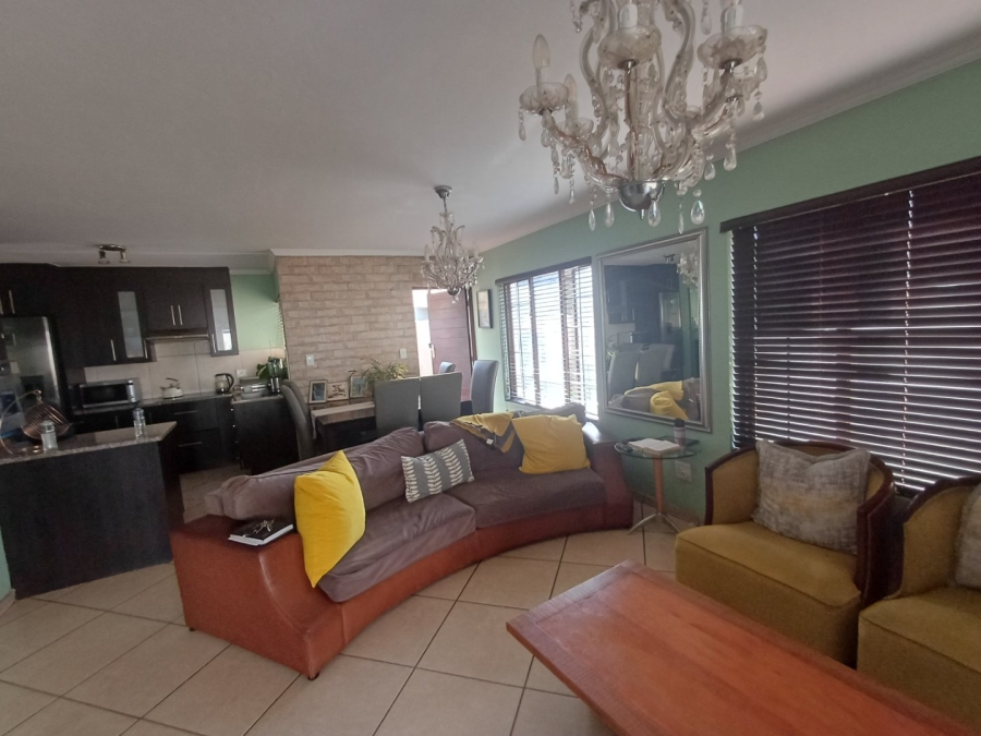 3 Bedroom Property for Sale in Raslouw Gardens Gauteng
