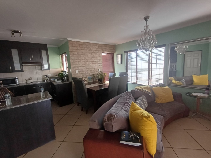 3 Bedroom Property for Sale in Raslouw Gardens Gauteng