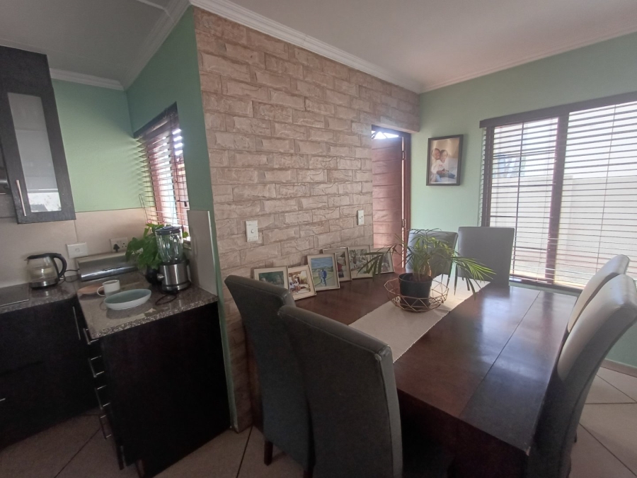 3 Bedroom Property for Sale in Raslouw Gardens Gauteng