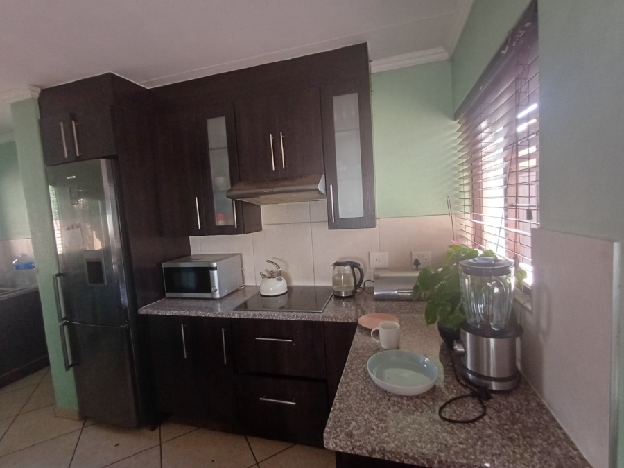 3 Bedroom Property for Sale in Raslouw Gardens Gauteng