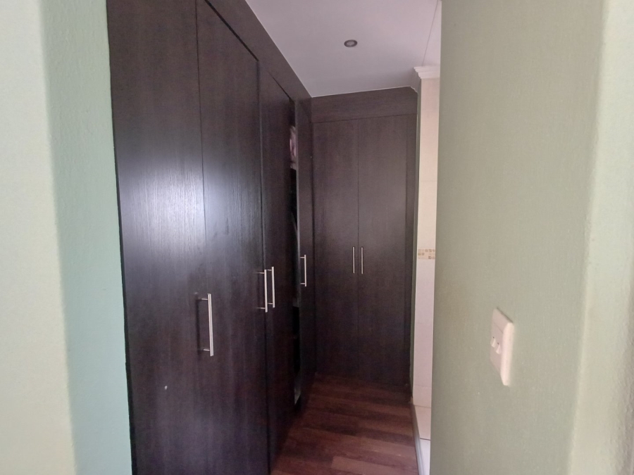 3 Bedroom Property for Sale in Raslouw Gardens Gauteng