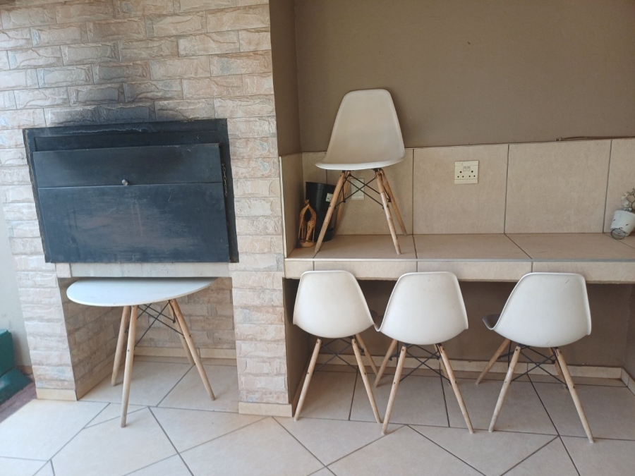 3 Bedroom Property for Sale in Raslouw Gardens Gauteng