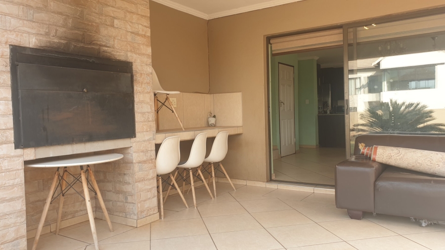 3 Bedroom Property for Sale in Raslouw Gardens Gauteng