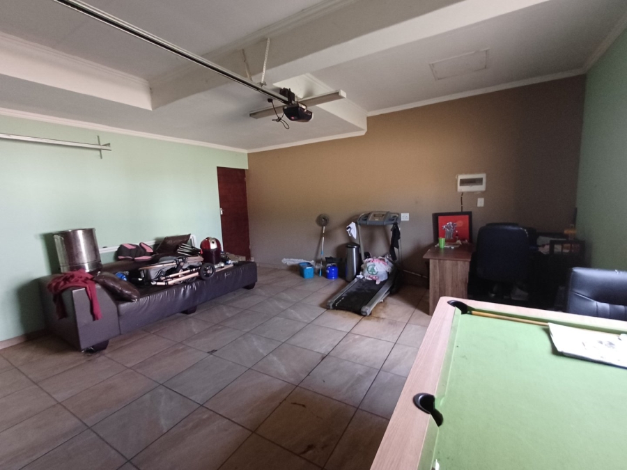 3 Bedroom Property for Sale in Raslouw Gardens Gauteng