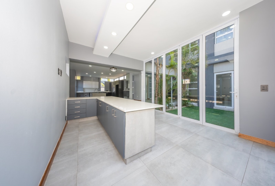 4 Bedroom Property for Sale in Greenstone Hill Gauteng