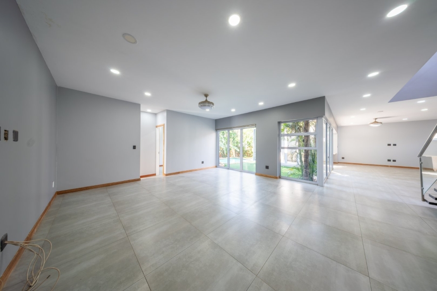 4 Bedroom Property for Sale in Greenstone Hill Gauteng