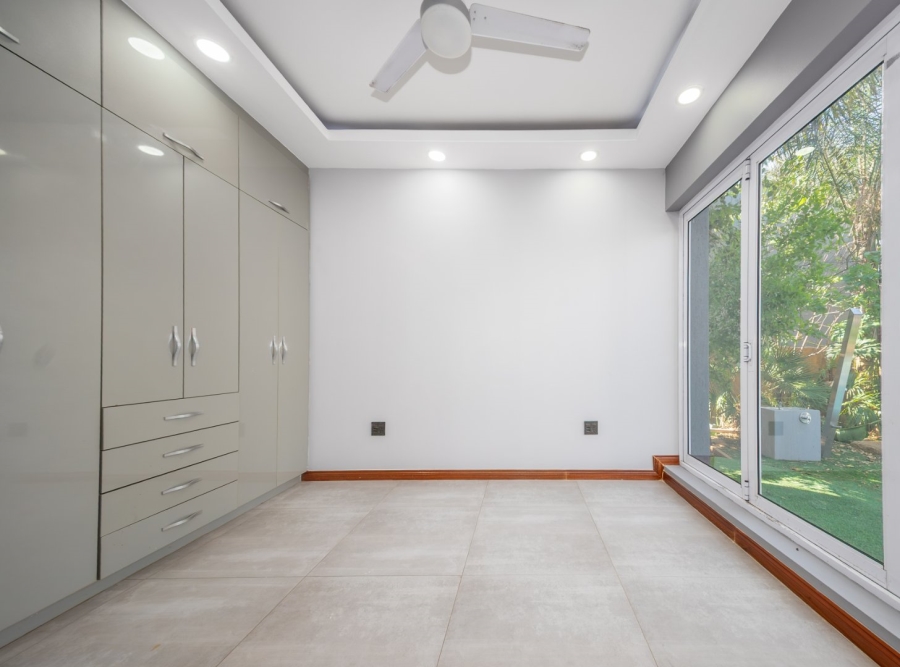 4 Bedroom Property for Sale in Greenstone Hill Gauteng