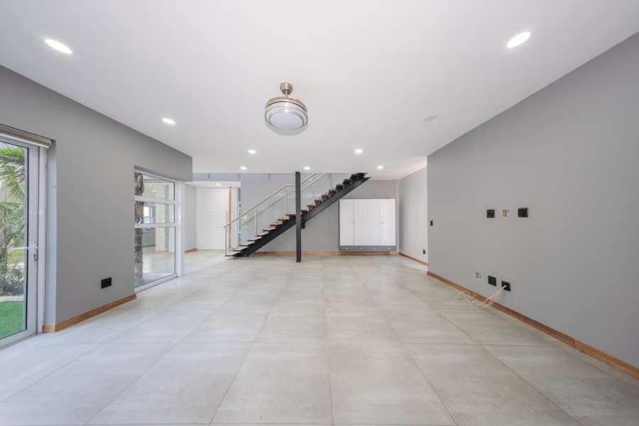 4 Bedroom Property for Sale in Greenstone Hill Gauteng