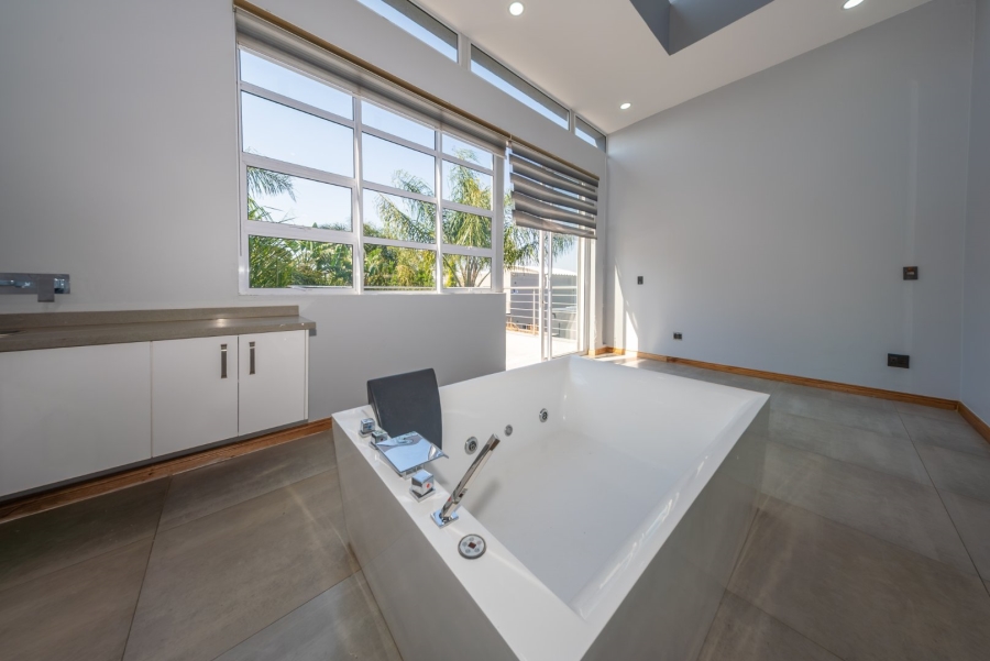 4 Bedroom Property for Sale in Greenstone Hill Gauteng