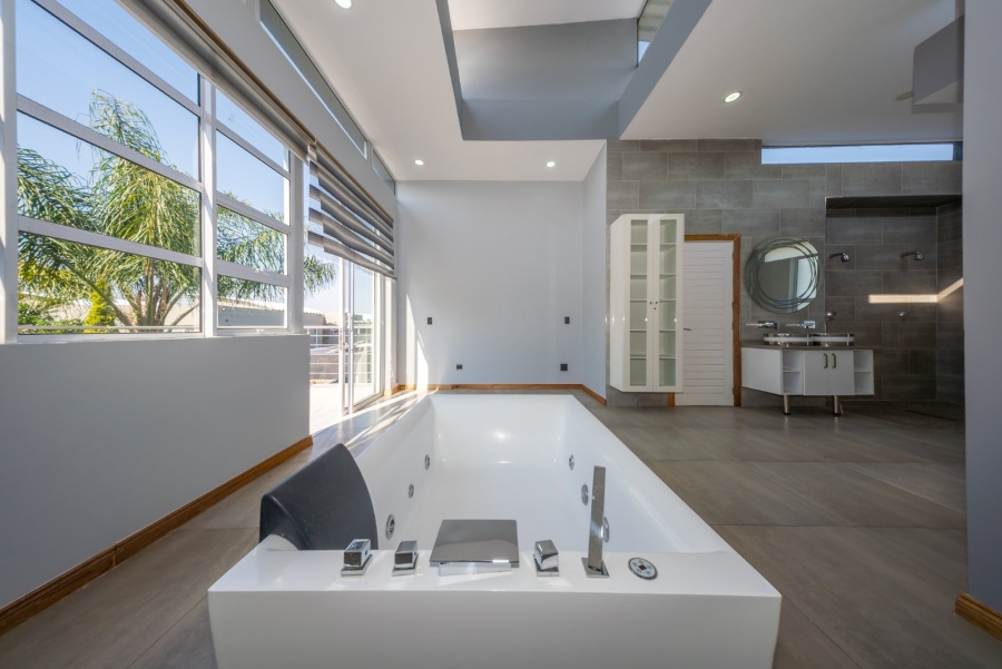 4 Bedroom Property for Sale in Greenstone Hill Gauteng