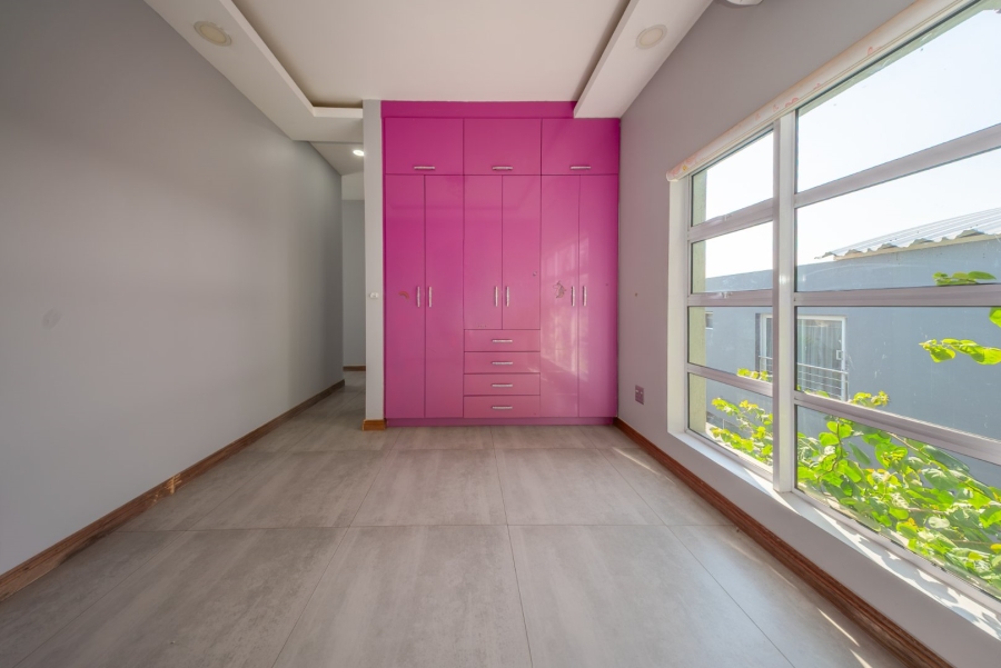 4 Bedroom Property for Sale in Greenstone Hill Gauteng