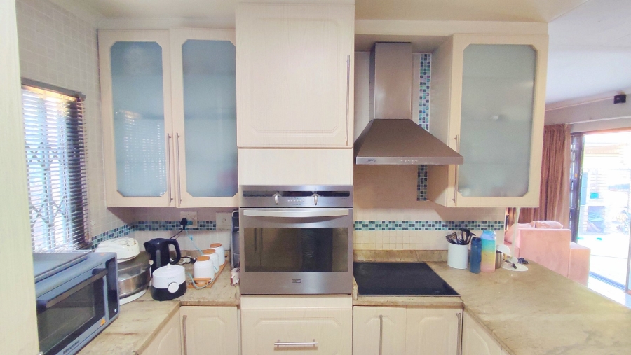 3 Bedroom Property for Sale in Eldoraigne Gauteng