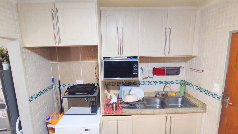 3 Bedroom Property for Sale in Eldoraigne Gauteng