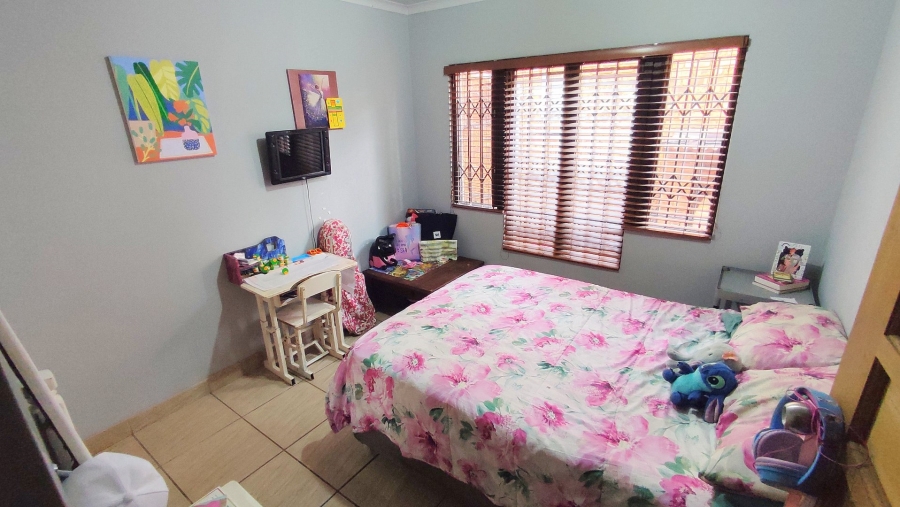 3 Bedroom Property for Sale in Eldoraigne Gauteng