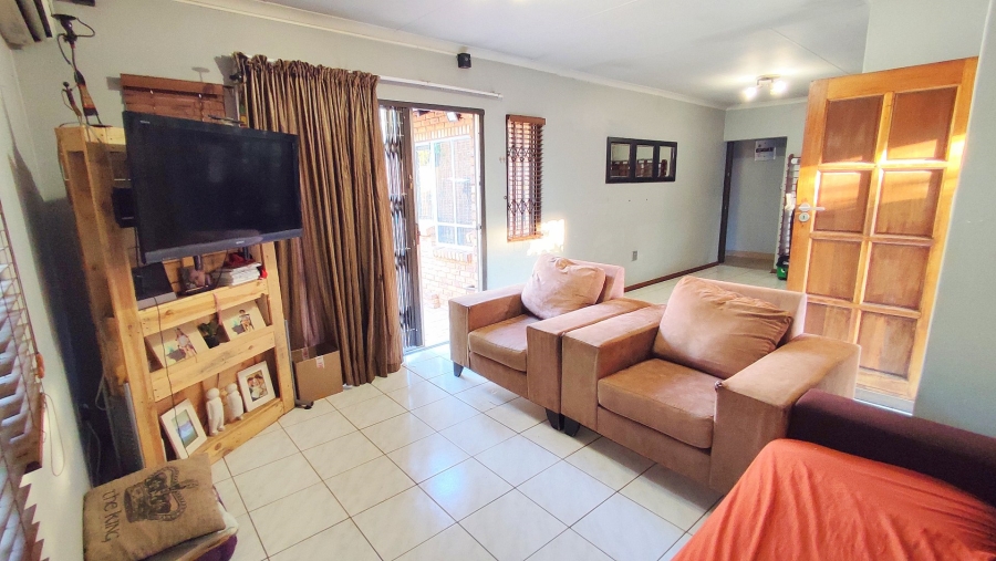 3 Bedroom Property for Sale in Eldoraigne Gauteng