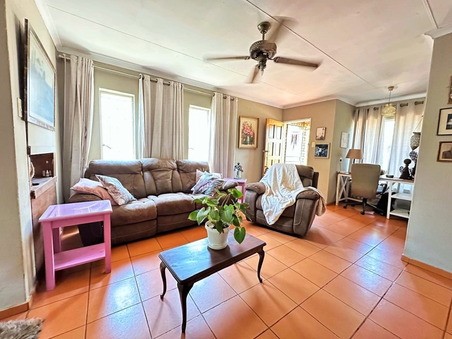 2 Bedroom Property for Sale in Zwartkop Gauteng