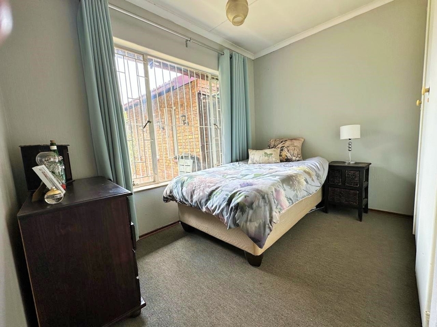 2 Bedroom Property for Sale in Zwartkop Gauteng