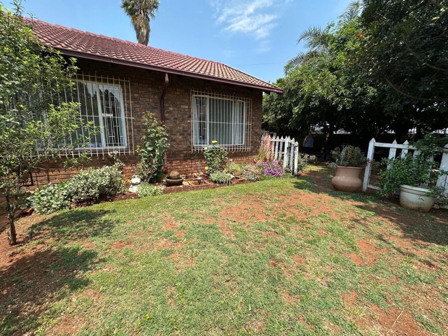 2 Bedroom Property for Sale in Zwartkop Gauteng