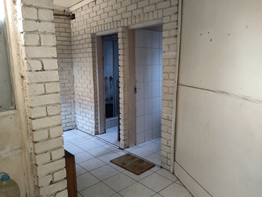 10 Bedroom Property for Sale in Laudium Gauteng