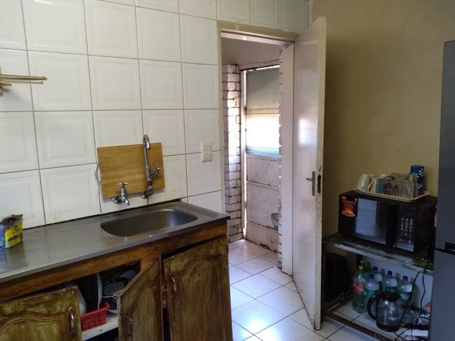 10 Bedroom Property for Sale in Laudium Gauteng