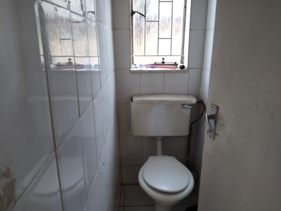 10 Bedroom Property for Sale in Laudium Gauteng