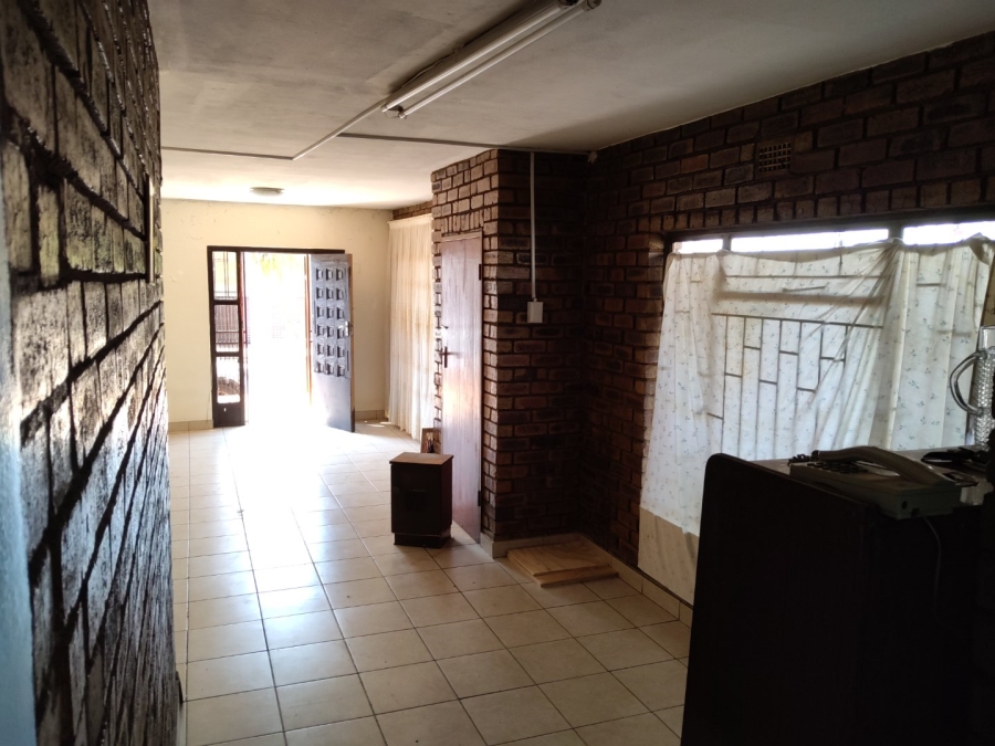 10 Bedroom Property for Sale in Laudium Gauteng