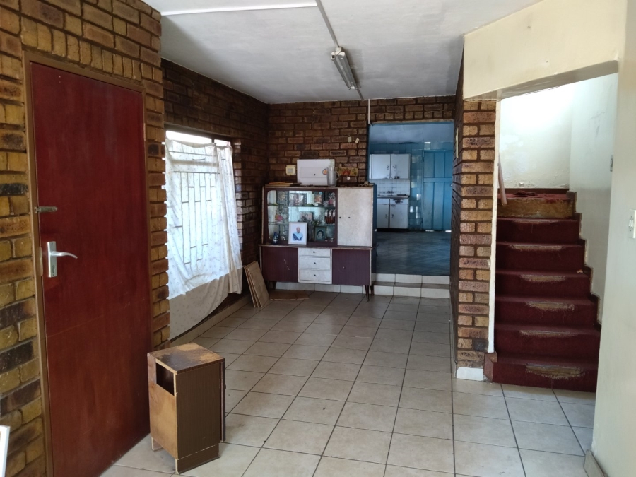 10 Bedroom Property for Sale in Laudium Gauteng