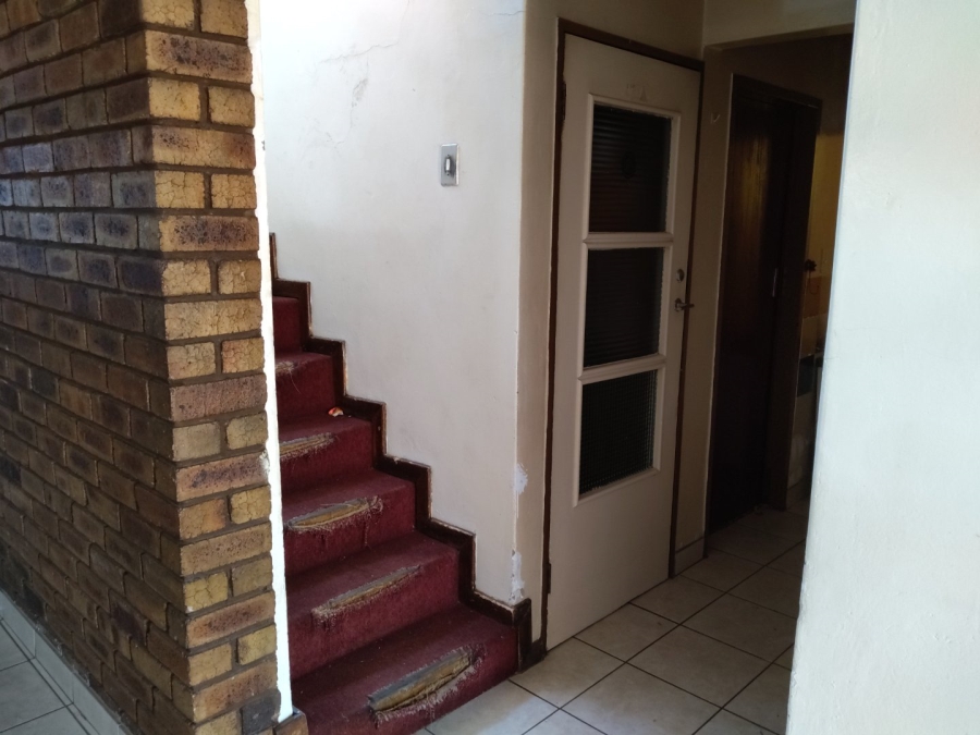 10 Bedroom Property for Sale in Laudium Gauteng