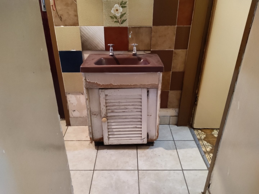 10 Bedroom Property for Sale in Laudium Gauteng