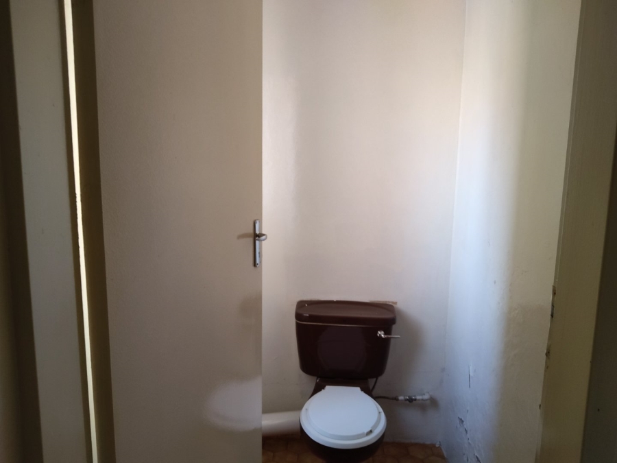 10 Bedroom Property for Sale in Laudium Gauteng