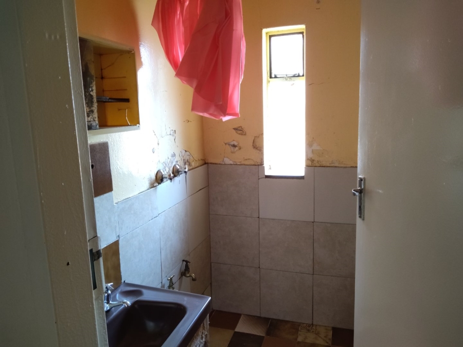 10 Bedroom Property for Sale in Laudium Gauteng