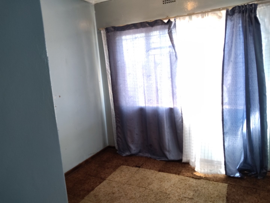 10 Bedroom Property for Sale in Laudium Gauteng