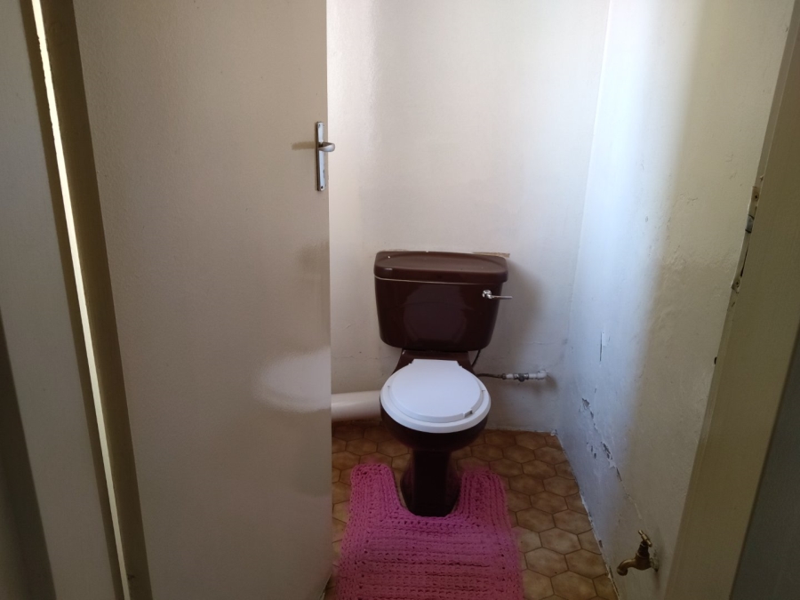 10 Bedroom Property for Sale in Laudium Gauteng