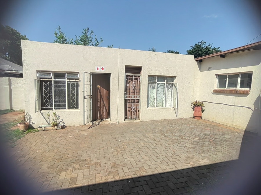 12 Bedroom Property for Sale in Westdene Gauteng