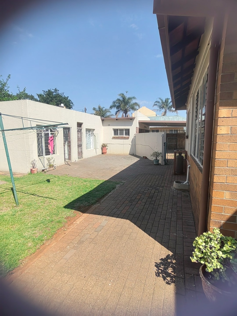 12 Bedroom Property for Sale in Westdene Gauteng