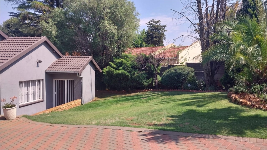 4 Bedroom Property for Sale in Mulbarton Gauteng