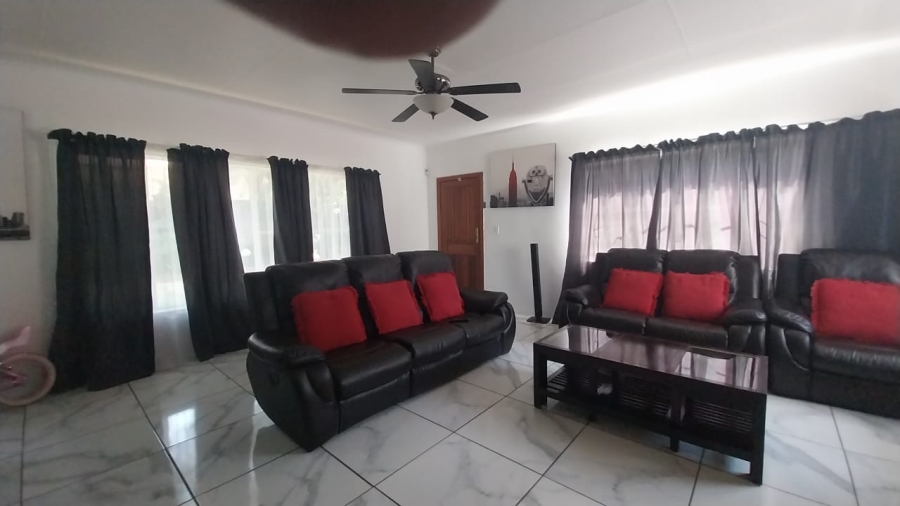 4 Bedroom Property for Sale in Mulbarton Gauteng